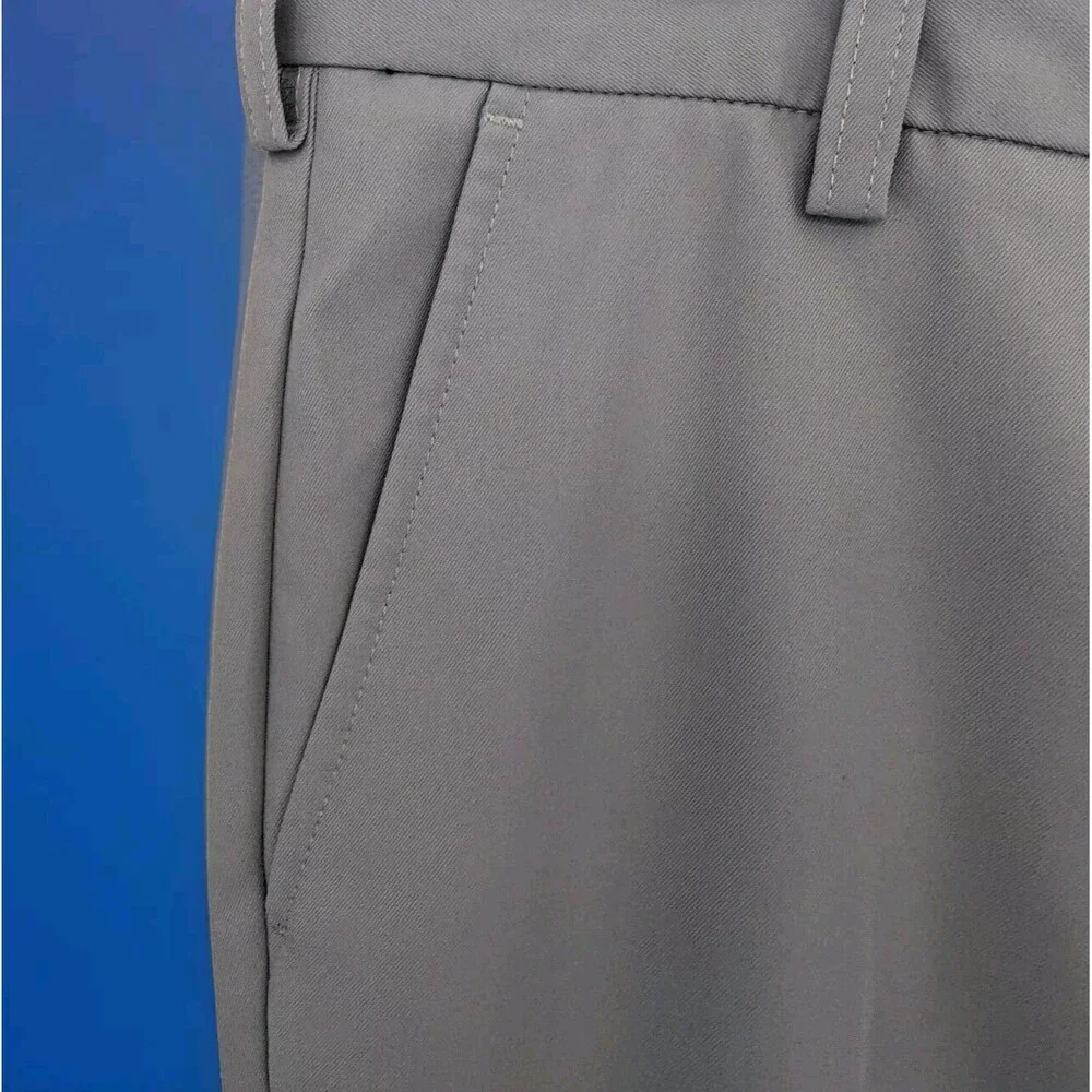 IZOD Golf Pants Men's Size 32x30 Straight Leg